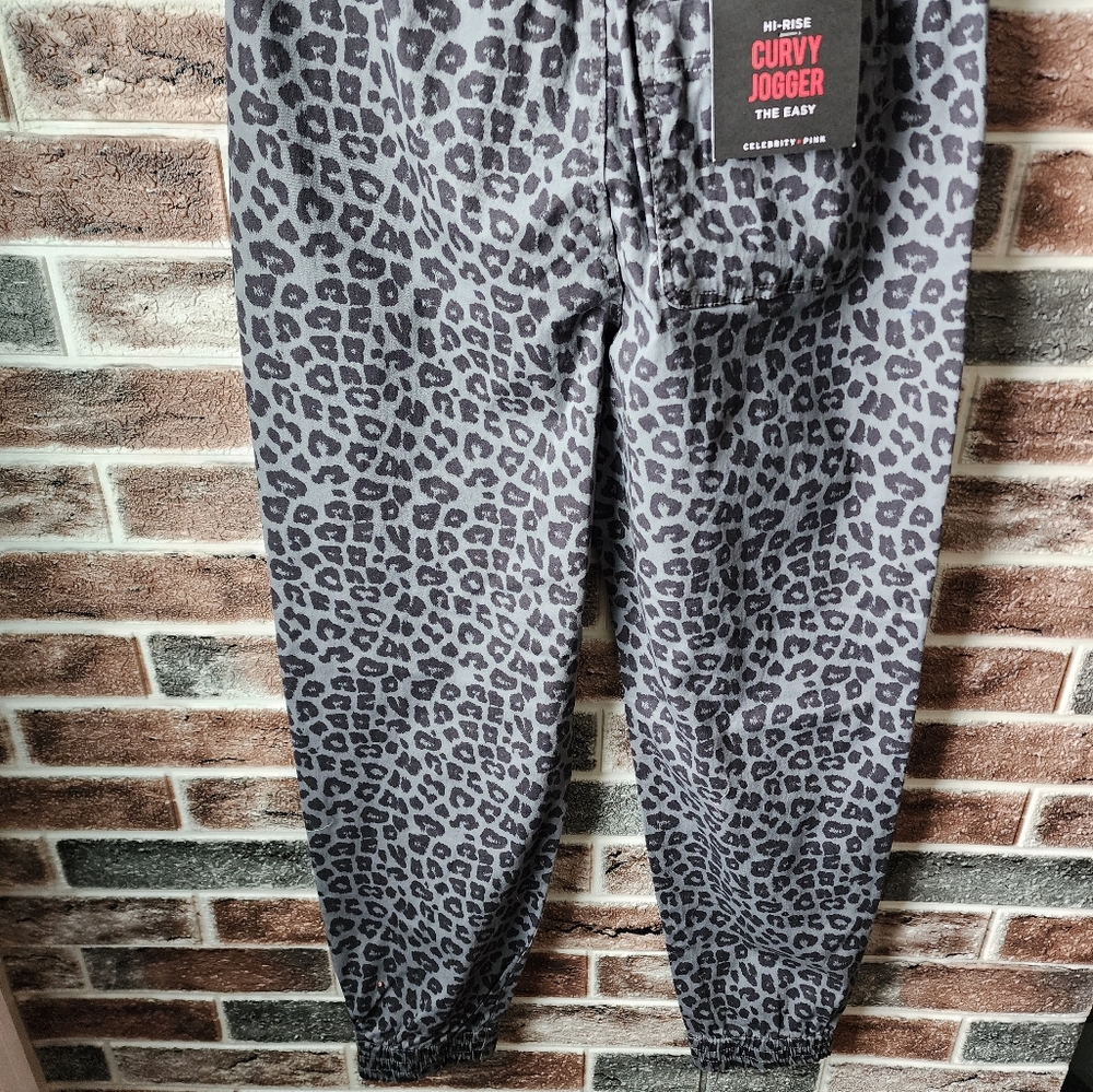 Hi-Rise jogger pants - Picture 8 of 15